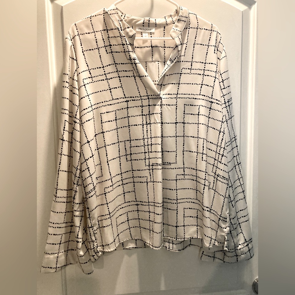 Prologue Blouse. White and Black Large